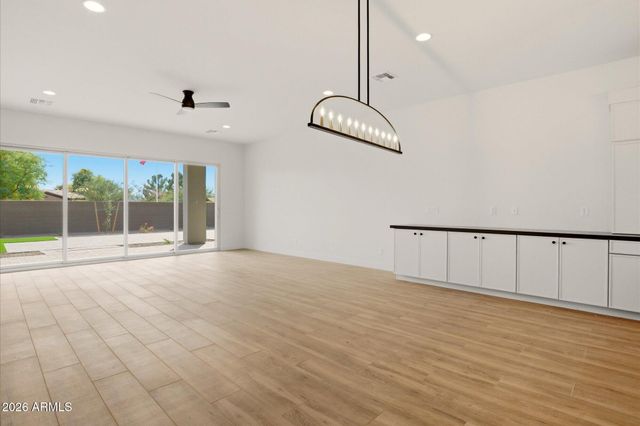 7379 W LISBON Lane, Peoria, AZ 85381