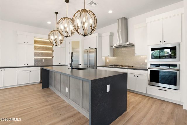 7379 W LISBON Lane, Peoria, AZ 85381