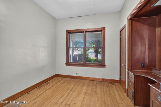 1112 Milton St, Louisville, KY 40217