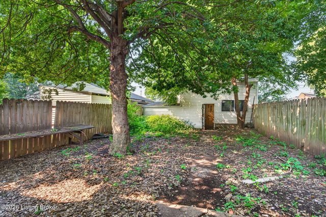 1112 Milton St, Louisville, KY 40217