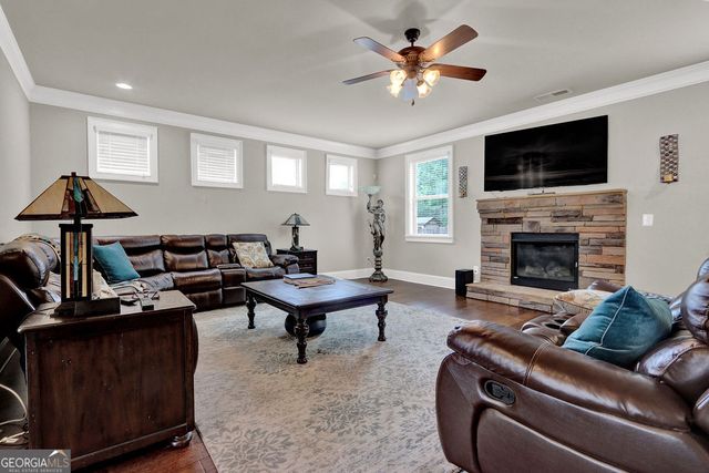 1071 Virginia Oak Lane, Lawrenceville, GA 30045
