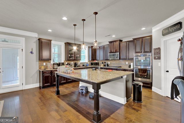 1071 Virginia Oak Lane, Lawrenceville, GA 30045