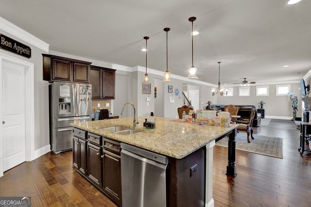 1071 Virginia Oak Lane, Lawrenceville, GA 30045