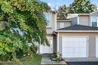 34 S Pointe Circle, Tinton Falls, NJ 07753