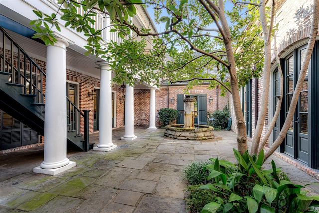 202 CLOISTER GREEN LN, Memphis, TN 38120