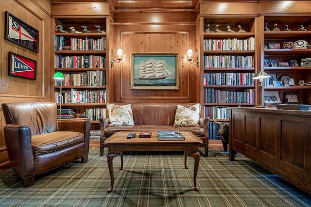 202 CLOISTER GREEN LN, Memphis, TN 38120