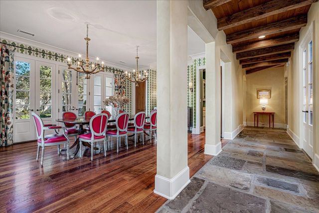 202 CLOISTER GREEN LN, Memphis, TN 38120