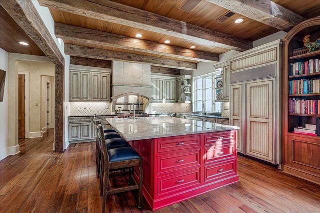 202 CLOISTER GREEN LN, Memphis, TN 38120