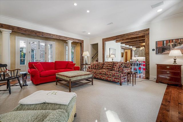 202 CLOISTER GREEN LN, Memphis, TN 38120