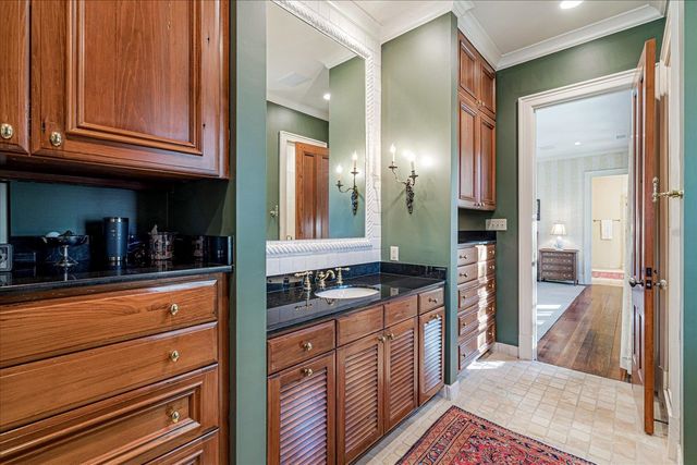 202 CLOISTER GREEN LN, Memphis, TN 38120