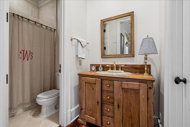 202 CLOISTER GREEN LN, Memphis, TN 38120