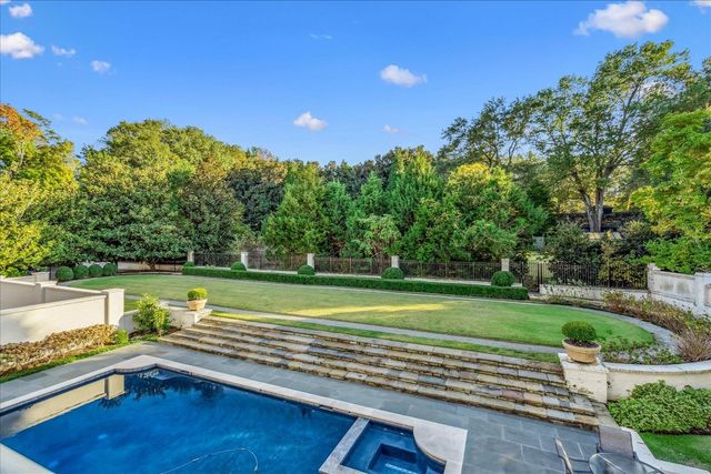 202 CLOISTER GREEN LN, Memphis, TN 38120