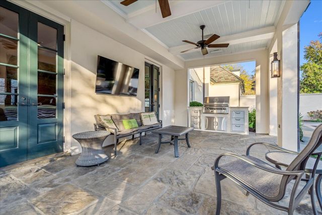 202 CLOISTER GREEN LN, Memphis, TN 38120