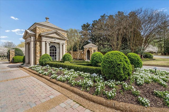 202 CLOISTER GREEN LN, Memphis, TN 38120