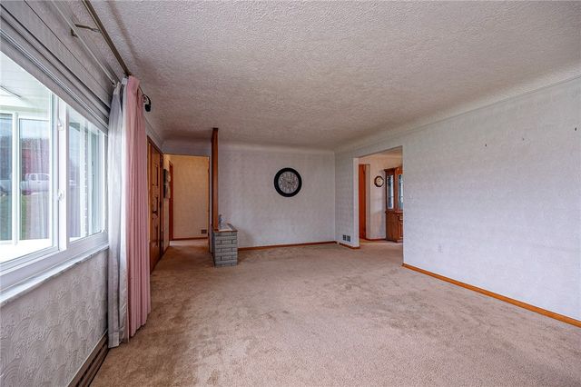 255 Henry Dr, North Huntingdon, PA 15642