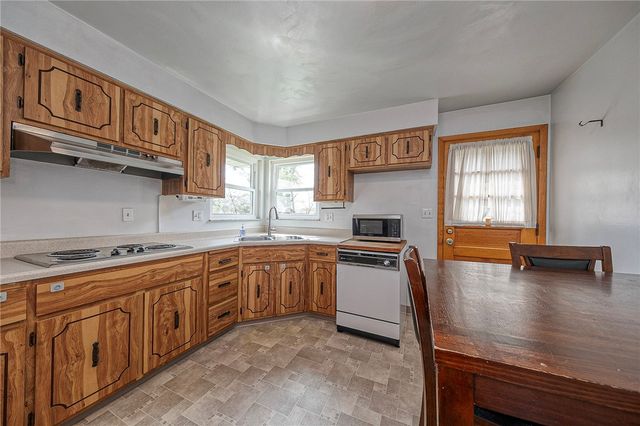 255 Henry Dr, North Huntingdon, PA 15642