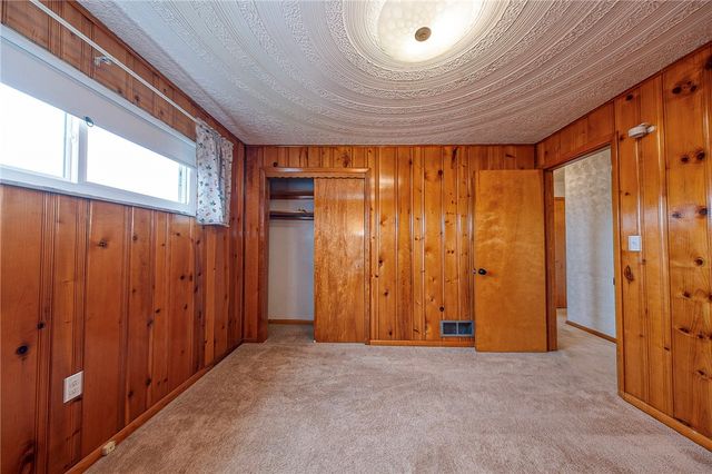 255 Henry Dr, North Huntingdon, PA 15642