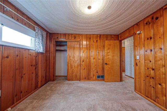 255 Henry Dr, North Huntingdon, PA 15642