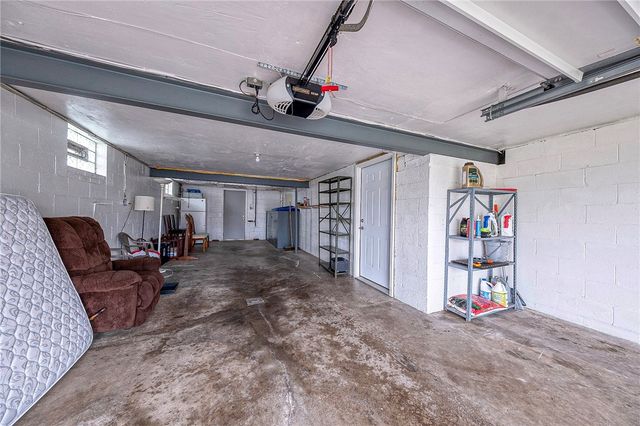 255 Henry Dr, North Huntingdon, PA 15642