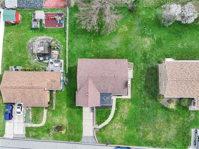 255 Henry Dr, North Huntingdon, PA 15642