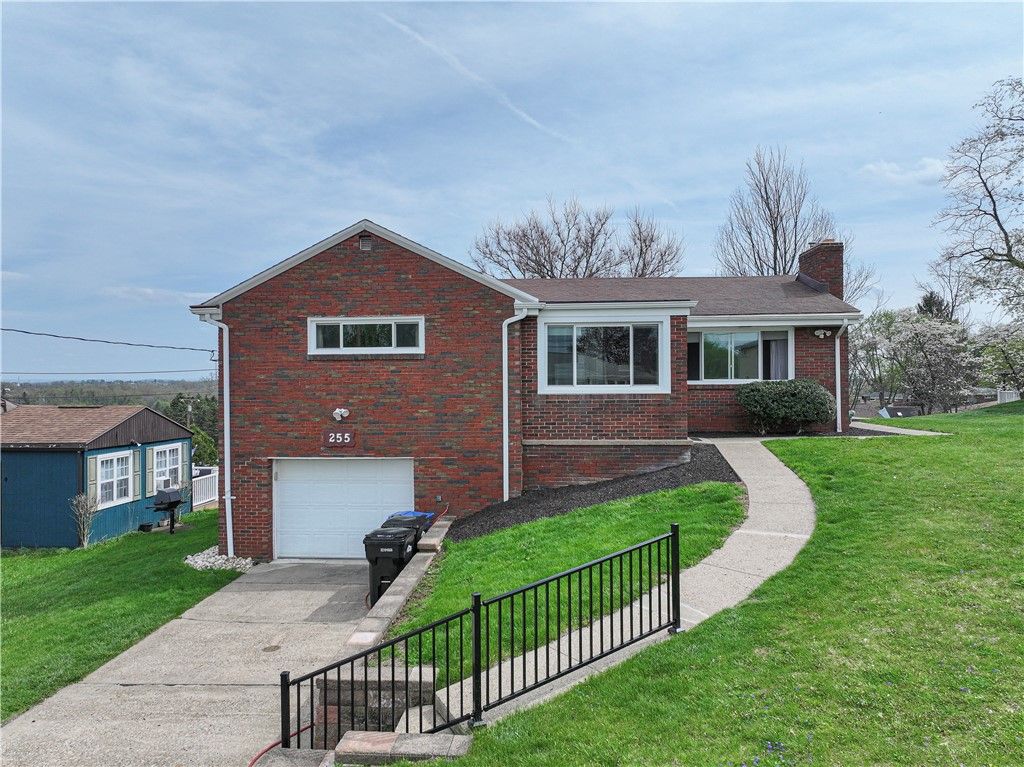 255 Henry Dr, North Huntingdon, PA 15642