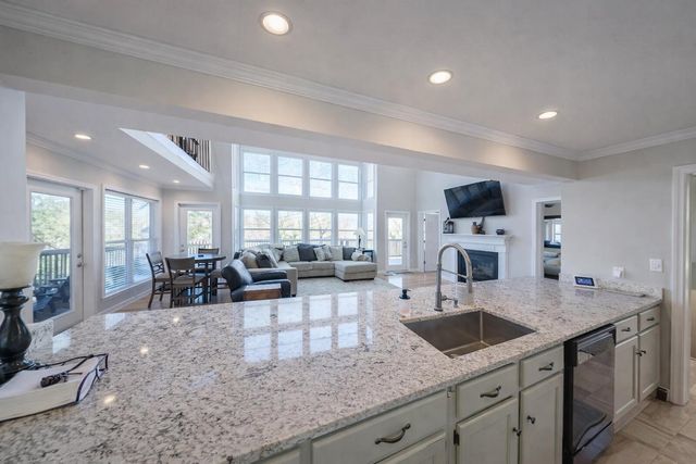 30 POINT GRAND CT, Savannah, TN 38372