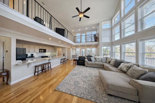 30 POINT GRAND CT, Savannah, TN 38372