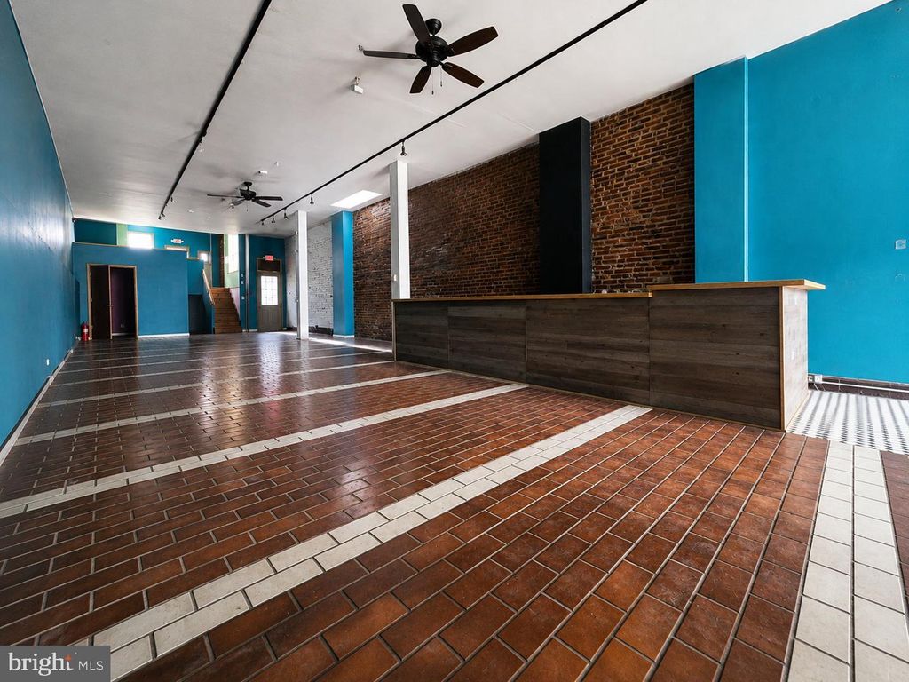 210 S 45TH ST, Philadelphia, PA 19104 — photo 3
