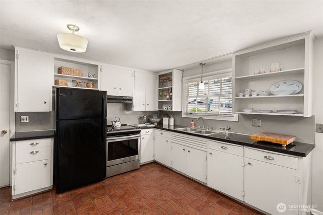 261 SE Adams Avenue, Chehalis, WA 98532