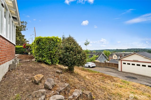 261 SE Adams Avenue, Chehalis, WA 98532