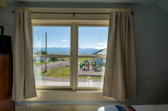 302 Ordway Street S, Wilsall, MT 59086