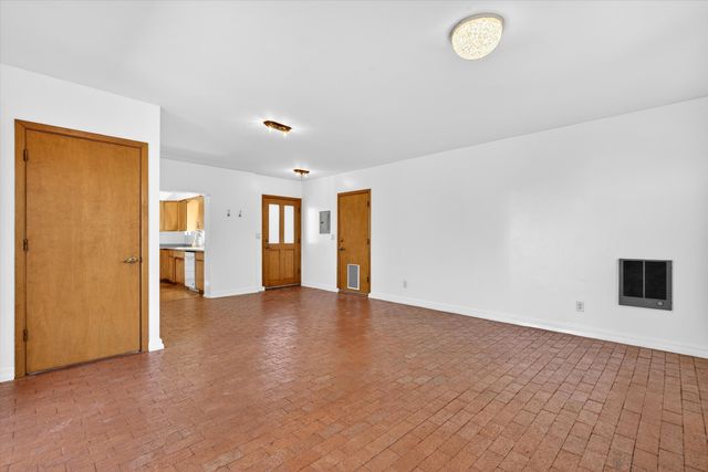 836 Garden Road SW, Albuquerque, NM 87105