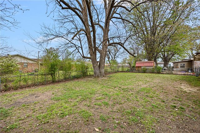 821 Parker Road, Russellville, AR 72801