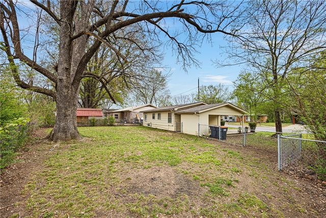 821 Parker Road, Russellville, AR 72801