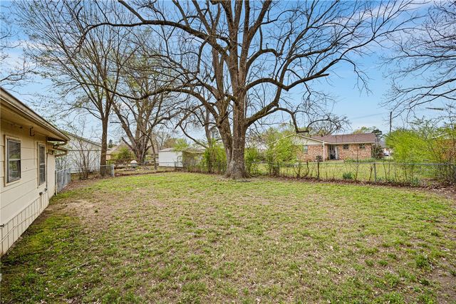 821 Parker Road, Russellville, AR 72801