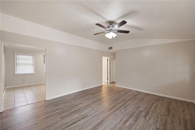 821 Parker Road, Russellville, AR 72801