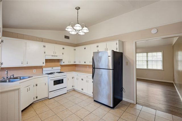 821 Parker Road, Russellville, AR 72801