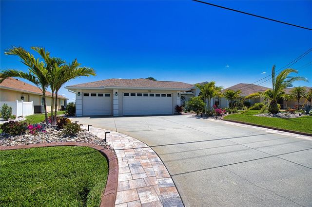 22 MEDALIST COURT, Rotonda West, FL 33947