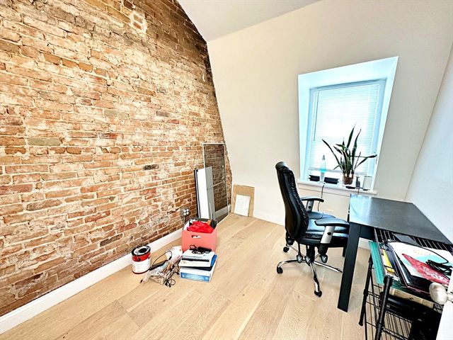 111 Maverick St 2, Boston, MA 02128
