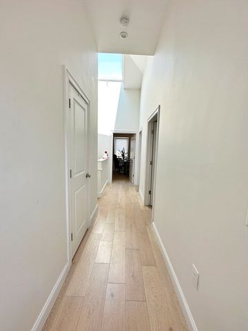 111 Maverick St 2, Boston, MA 02128
