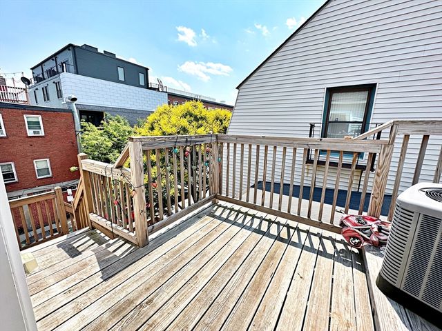 111 Maverick St 2, Boston, MA 02128