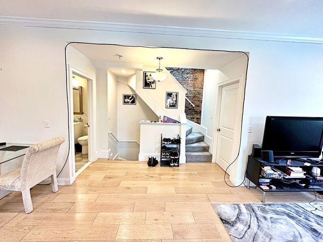 111 Maverick St 2, Boston, MA 02128