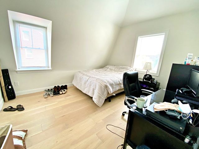 111 Maverick St 2, Boston, MA 02128