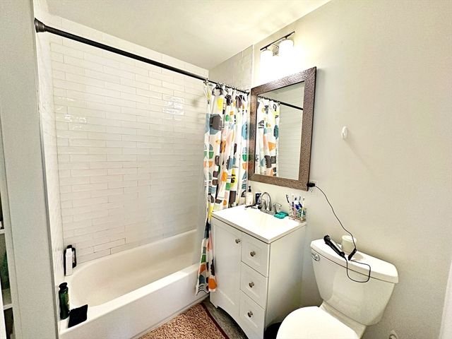 111 Maverick St 2, Boston, MA 02128