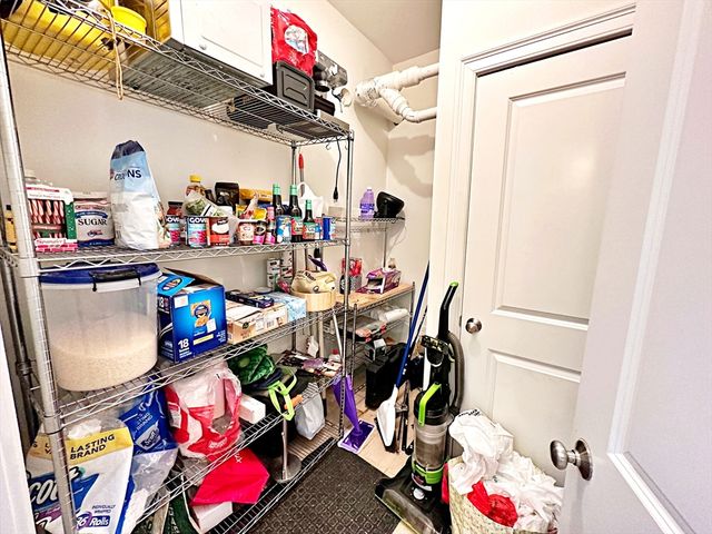 111 Maverick St 2, Boston, MA 02128