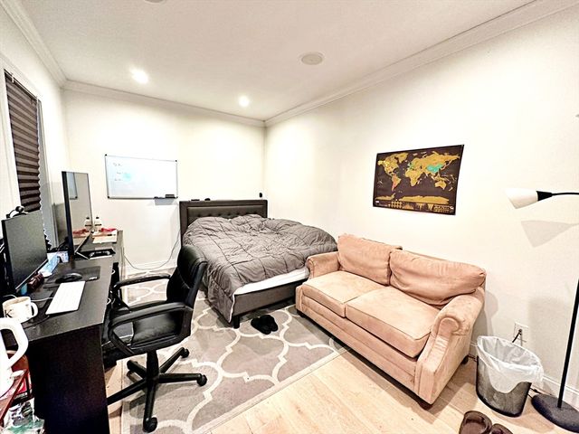 111 Maverick St 2, Boston, MA 02128