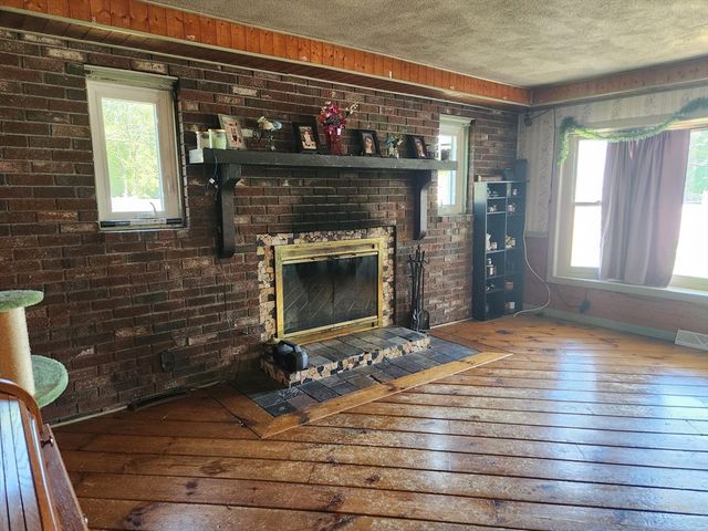 48 Captain Courtois Dr, Attleboro, MA 02703