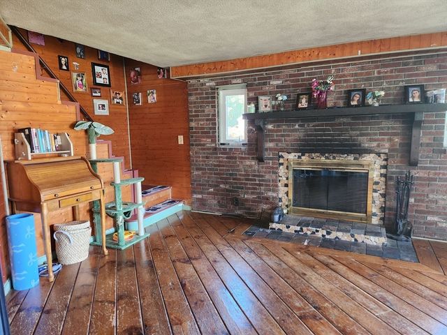 48 Captain Courtois Dr, Attleboro, MA 02703