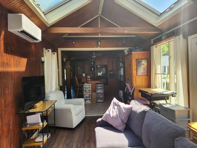 48 Captain Courtois Dr, Attleboro, MA 02703