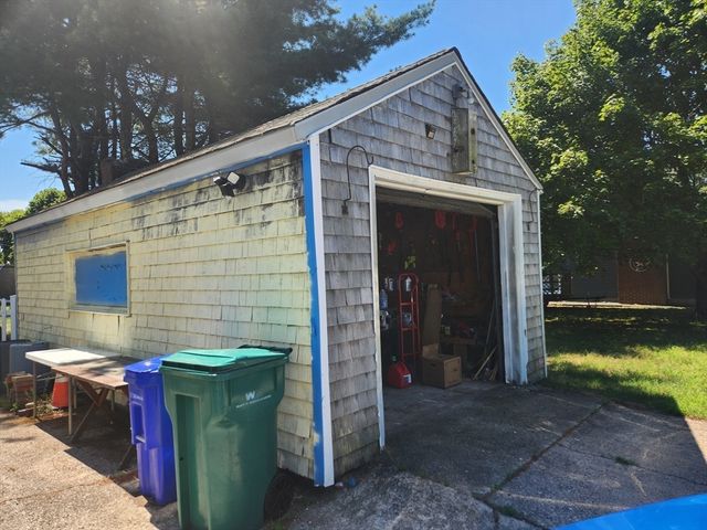 48 Captain Courtois Dr, Attleboro, MA 02703